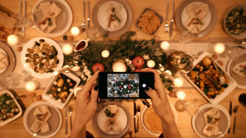 Mesa de comida navideña. Foto: Nicole Michalou en Pexels Mesa de comida navideña. Foto: Nicole Michalou en Pexels