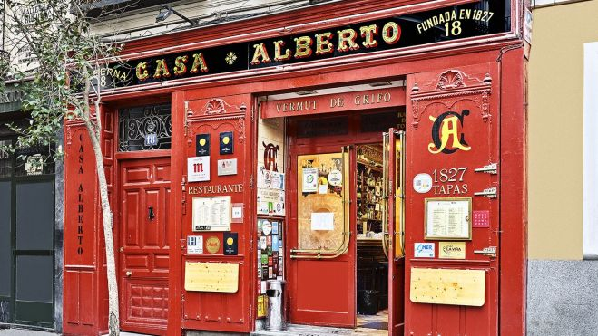 La icónica fachada de Casa Alberto / Restaurantes Centenarios