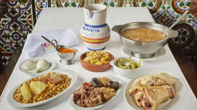 Todos los vuelcos del cocido de Malacatín / Restaurantes Centenarios Todos los vuelcos del cocido de Malacatín / Restaurantes Centenarios