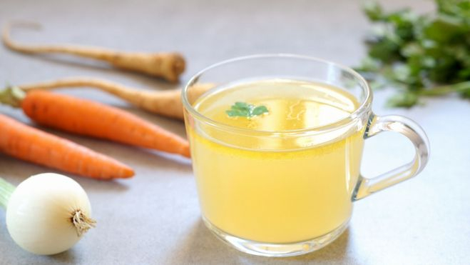 Receta de caldo de puchero con hierbabuena