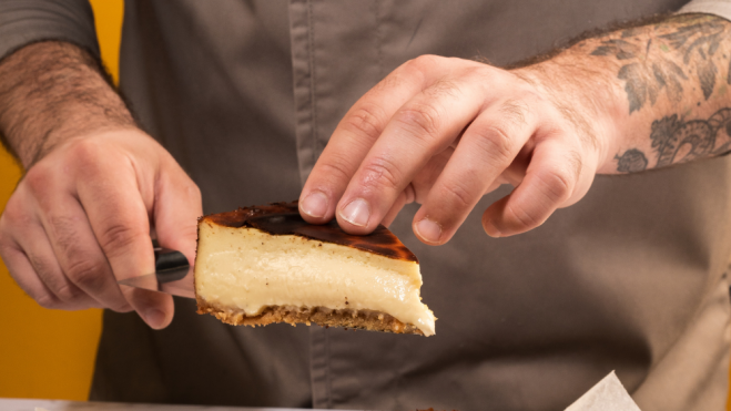 Porción de tarta de queso de Jon Cake / Foto: Alex Froloff