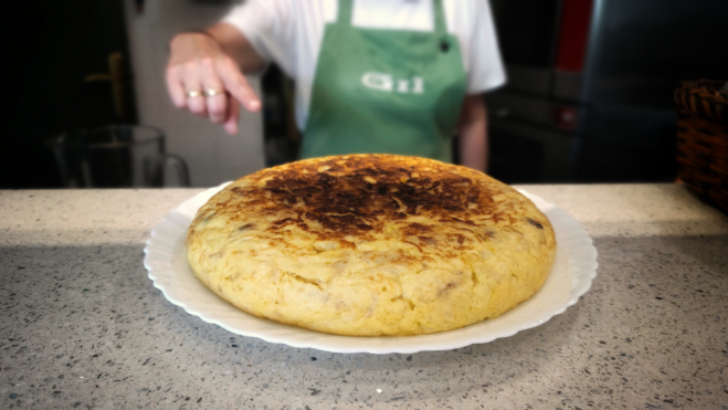 La tortilla de patatas del Forn Gil / Foto: Hule y Mantel