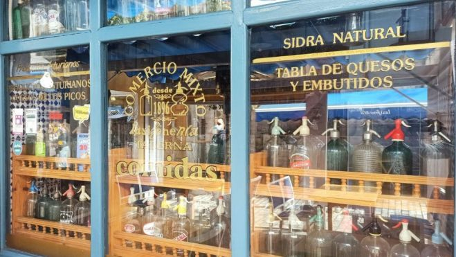 Exterior de la tienda, bar y casa de comidas / Foto: La sifonería