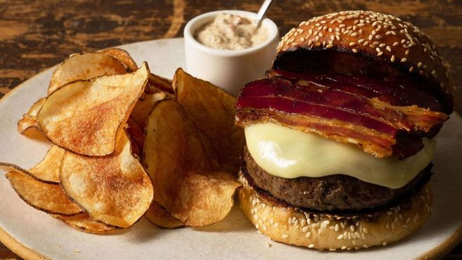 La hamburguesa clásica de Gramercy Tavern / Foto: Instagram