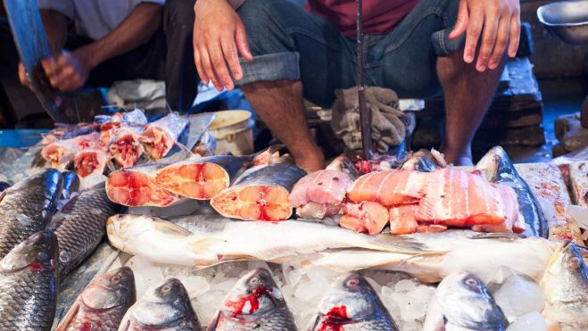 Pescado en un mercado de la India / Foto: Canva