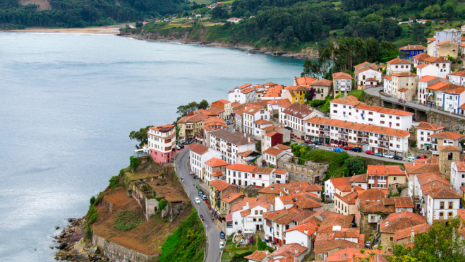 Vistas del municipio de Lastres (Asturias) / Foto: Canva