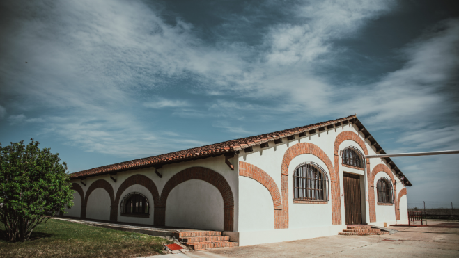 Exterior de la Bodega Fariña en Toro / Foto: Guillermo Álvarez