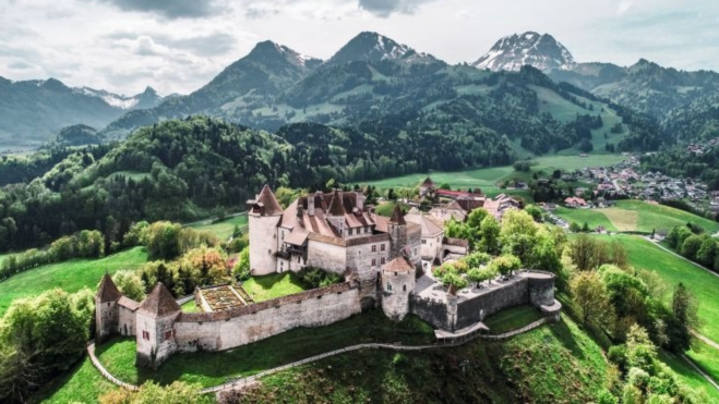 Vista del pueblo de Gruyères / Foto: Turismo de Suiza
