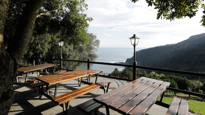 Mesas con vistas de la Cervecera Eneperi / Foto: web