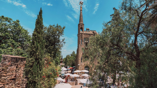 Vista de la Torre Bellesguard y del Eat Gaudí / Foto cedida