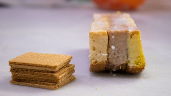 Cada color de la coca tiene un sabor distinto: vainilla, chocolate y yuzu / GALA ESPÍN Cada color de la coca tiene un sabor distinto: vainilla, chocolate y yuzu / GALA ESPÍN