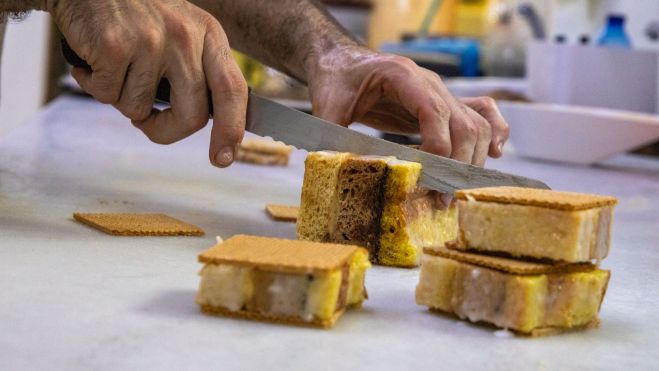 La coca de Daniel Jordà inspirada en el tradicional helado de corte / GALA ESPÍN La coca de Daniel Jordà inspirada en el tradicional helado de corte / GALA ESPÍN