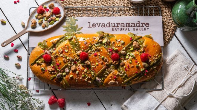 La coca de pistacho y frambuesa de Levaduramadre / Foto cedida