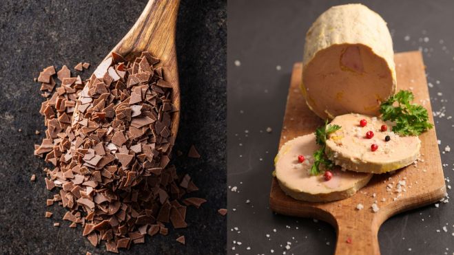 Cuchara con pedacitos de chocolate y bloque de foie gras / Foto: Canva