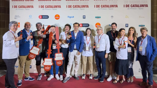 Los ganadores del concurso y el jurado / Foto: Iker Morán