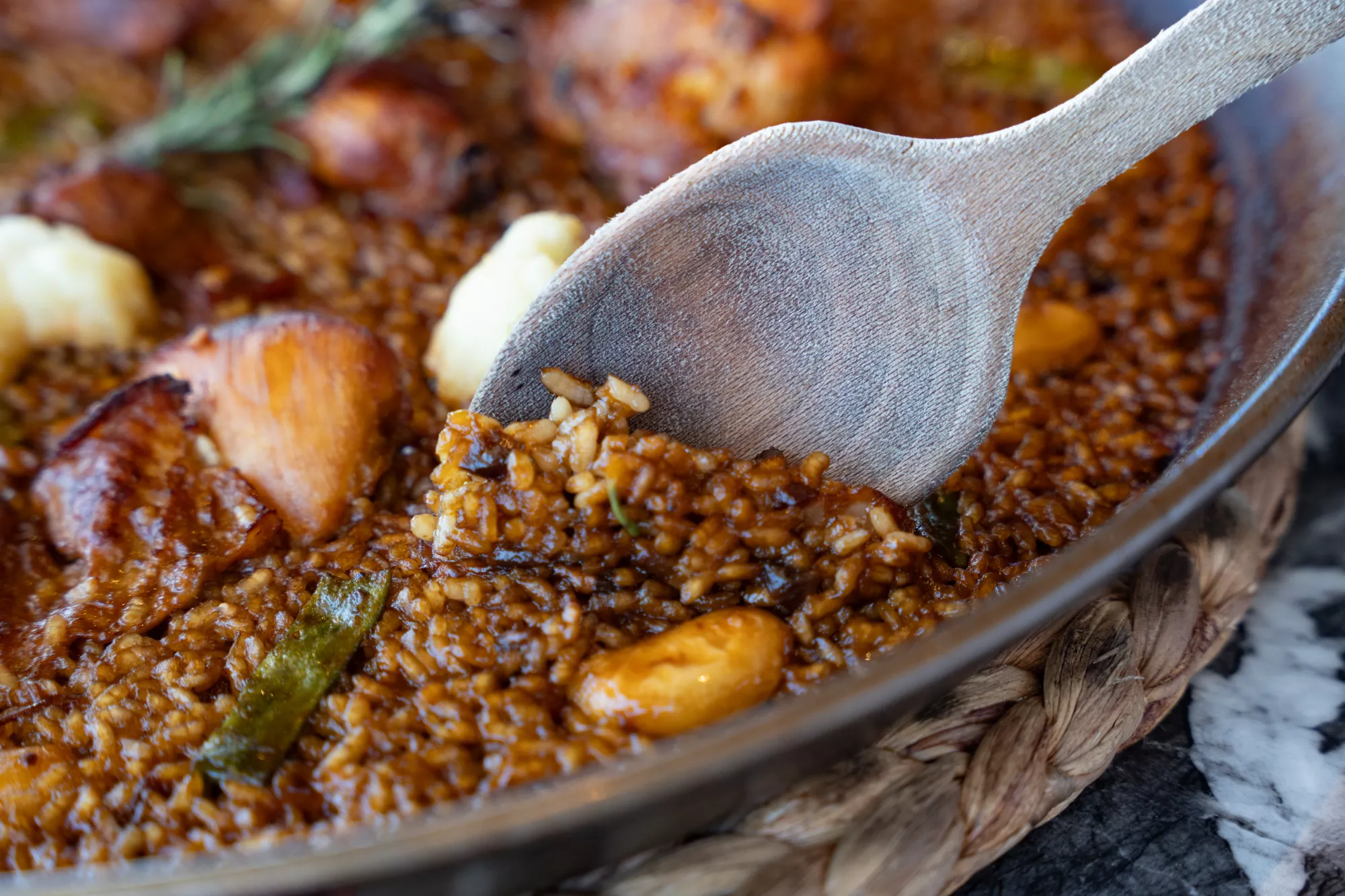 Detalle del arroz Martínez en la Terraza Martínez / LUIS MIGUEL AÑÓN