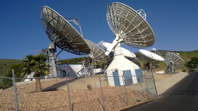 Antenas satélites terrestres / Foto: Canva