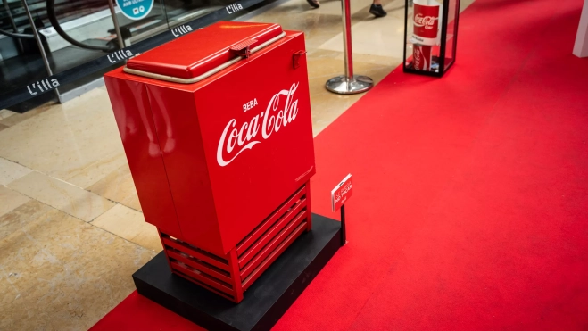 Antigua nevera en la exposición de Coca-Cola en L'Illa Diagonal /SIMÓN SÁNCHEZ