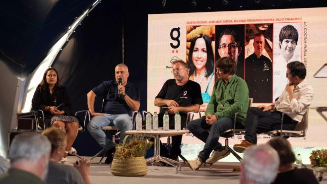 Los integrantes a la mesa redonda sobre formación en Gastrol.lar / Foto cedida