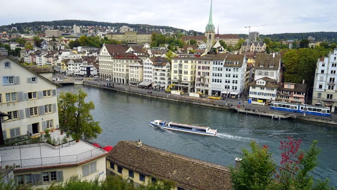 Vistas de la ciudad de Zúrich desde la plaza Lindenhof / Foto: Yolanda Cardo