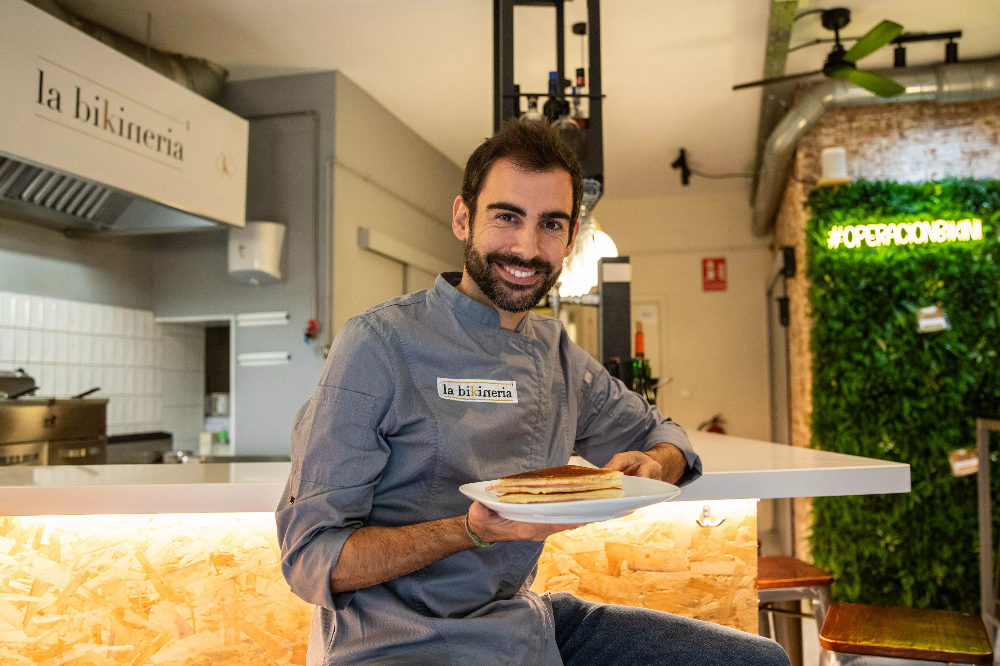 Cómo se prepara el bikini clásico perfecto, según Joan Gurguí (La Bikineria) / GALA ESPÍN