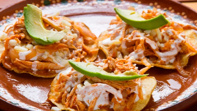 Tostada de pollo con mermelada agridulce / Foto: Casa de México