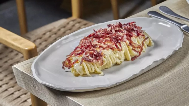 Ensaladilla rusa con tacos de jamón ibérico / TRAGABUCHES Ensaladilla rusa con tacos de jamón ibérico / TRAGABUCHES