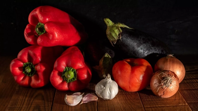 Ingredientes para preparar una escalivada / Foto: Canva Ingredientes para preparar una escalivada / Foto: Canva