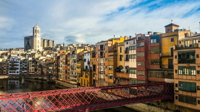 La ciudad de Girona, sede del I Fòrum del Formatge Artesà i Català / Foto: Canva