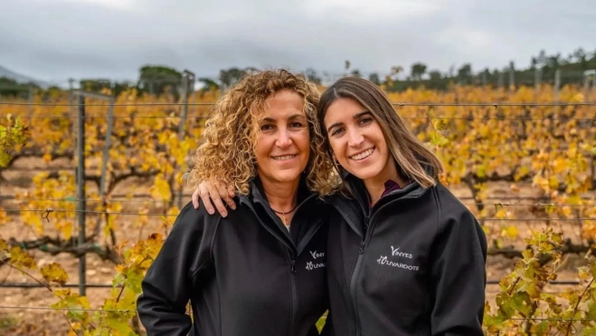 Carmen Casacuberta y Carlota Pena en Vinyes d’Olivardots / Foto: web Carmen Casacuberta y Carlota Pena en Vinyes d’Olivardots / Foto: web