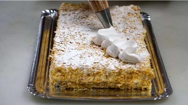 Elaboración de la costrada en el obrador Dulces Duero / Foto: Yolanda Cardo Elaboración de la costrada en el obrador Dulces Duero / Foto: Yolanda Cardo