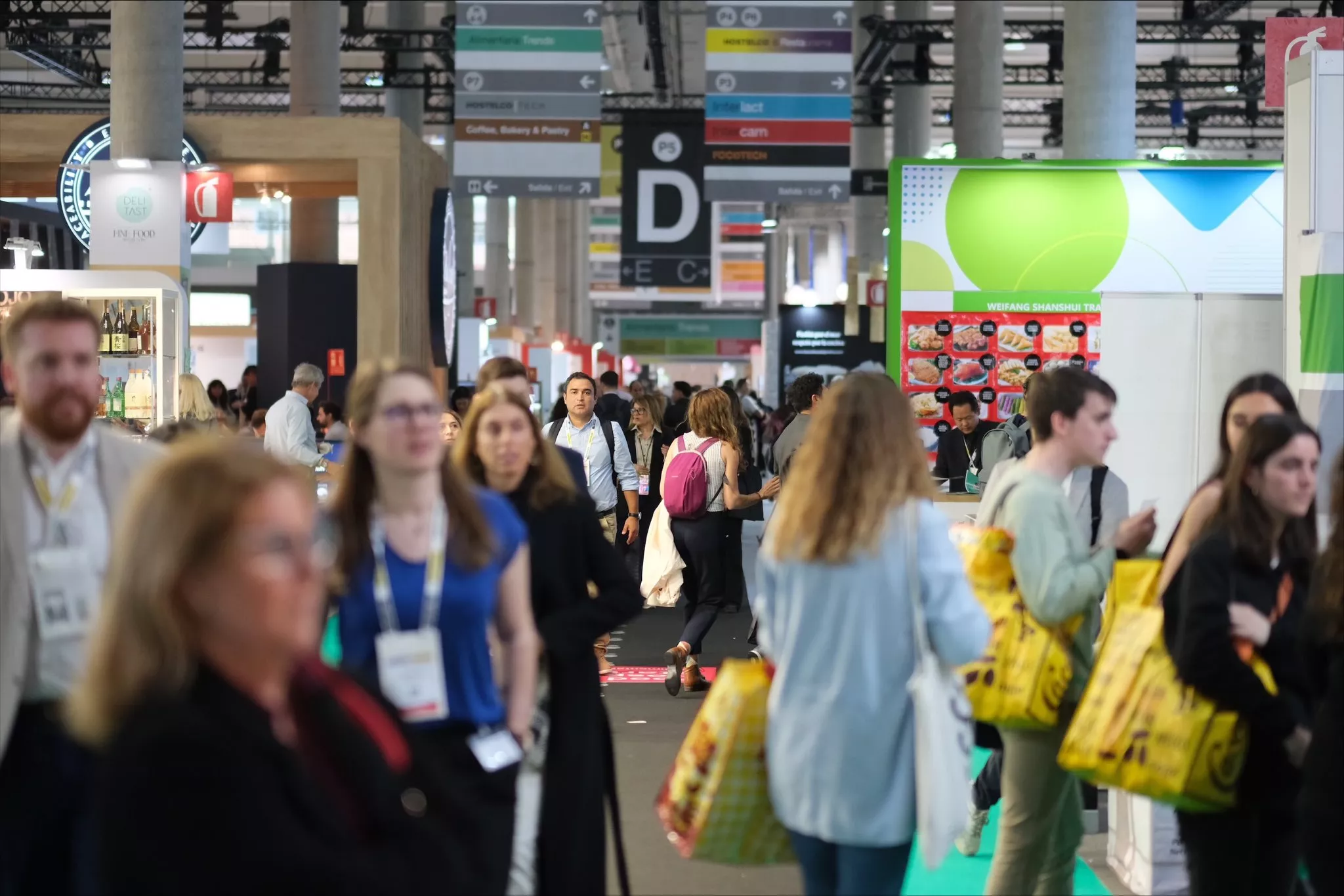 Visitantes en el salón Alimentaria 2024 (Barcelona) / SIMÓN SÁNCHEZ 