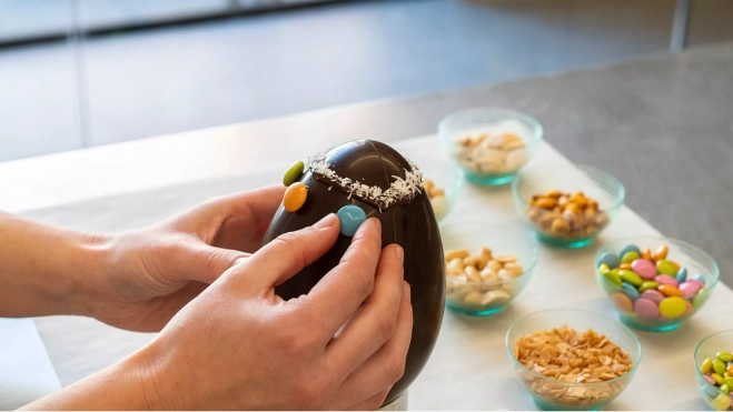 Decoración de huevo de Pascua en el Museu de la Xocolata / Foto cedida