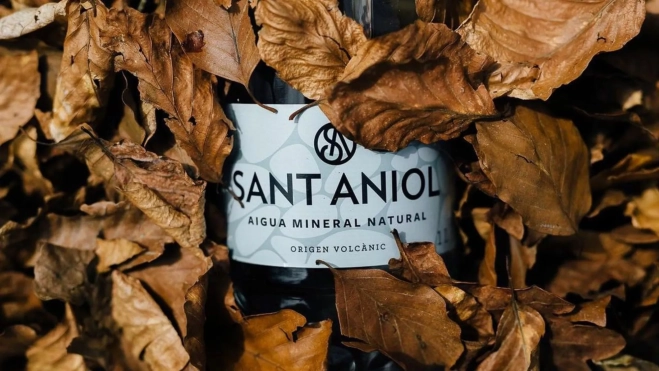 Botella de agua Sant Aniol con origen volcánico / Foto: Instagram