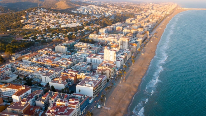 Vista aérea de la costa de Calafell / Foto: Canva Vista aérea de la costa de Calafell / Foto: Canva