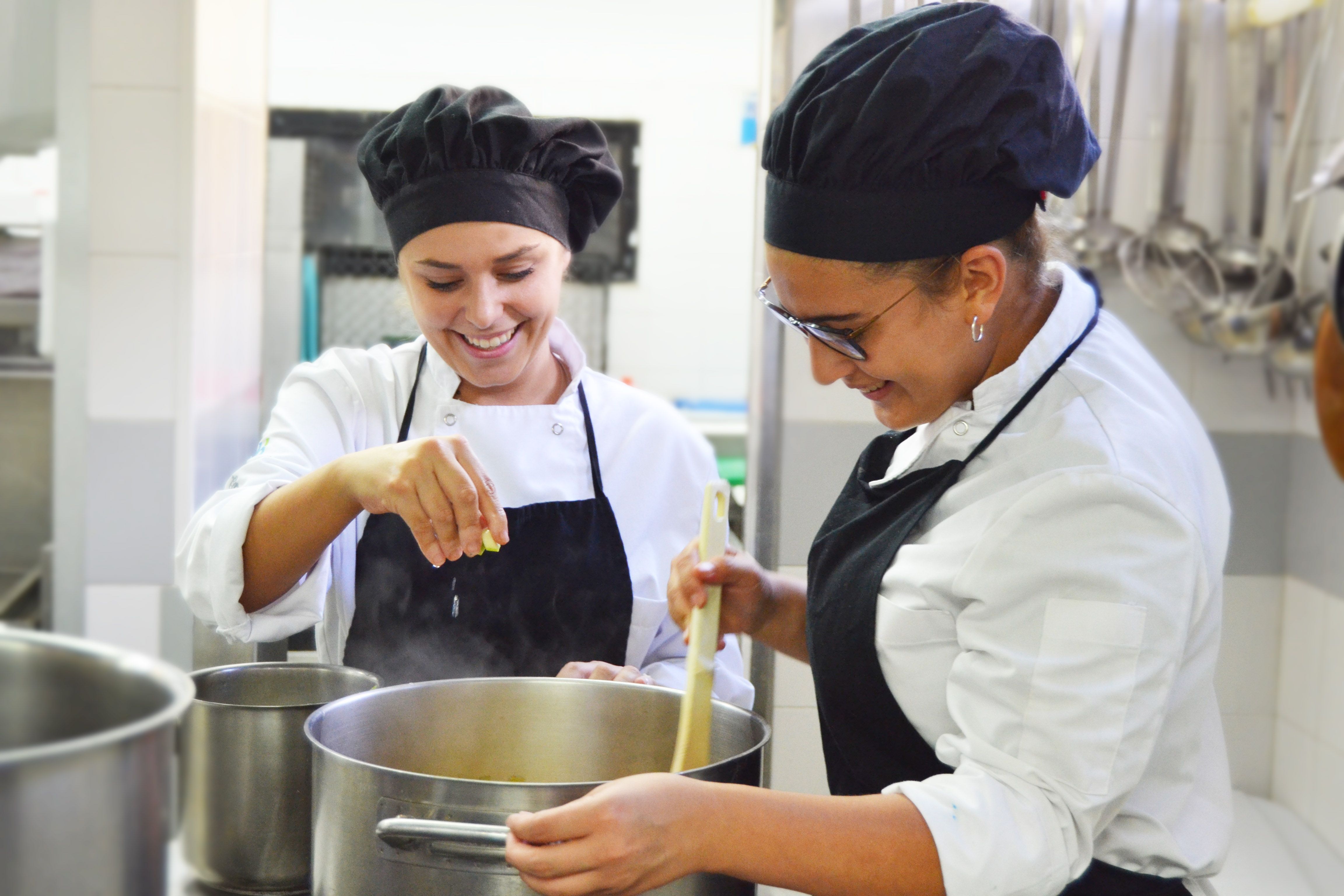 24102019 Alumnas finalistas de Hecansa del concurso GM Chef