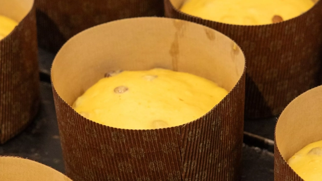 Moldes de 'panettone' en la pastelería Mervier Canal / Txaber Allué Moldes de 'panettone' en la pastelería Mervier Canal / Txaber Allué