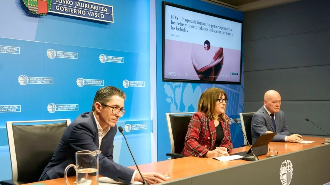 Juan Ignacio Pérez Iglesias, Amaia Barredo y Joxe Mari Aizega / EFE