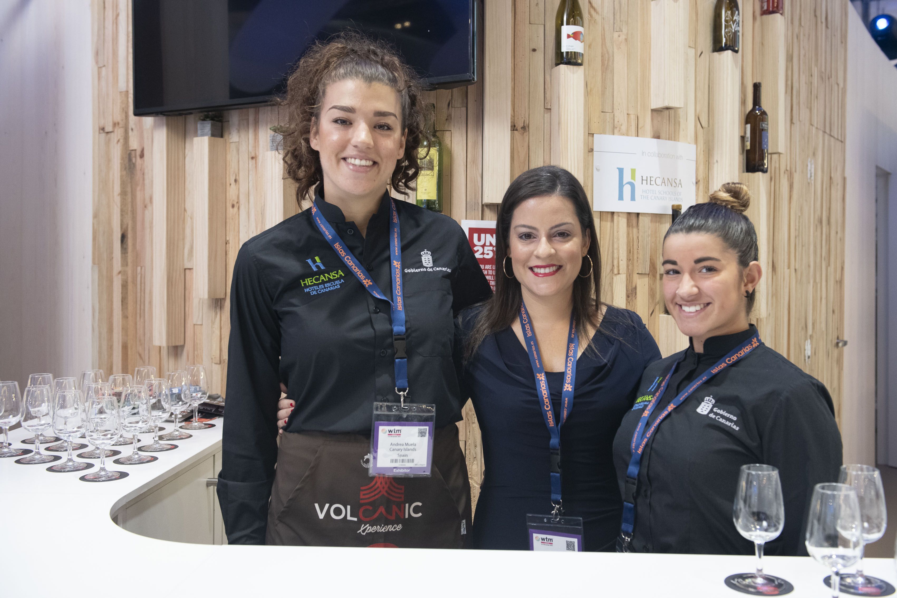 05112019 Yaiza Castilla con alumnas de Hecansa