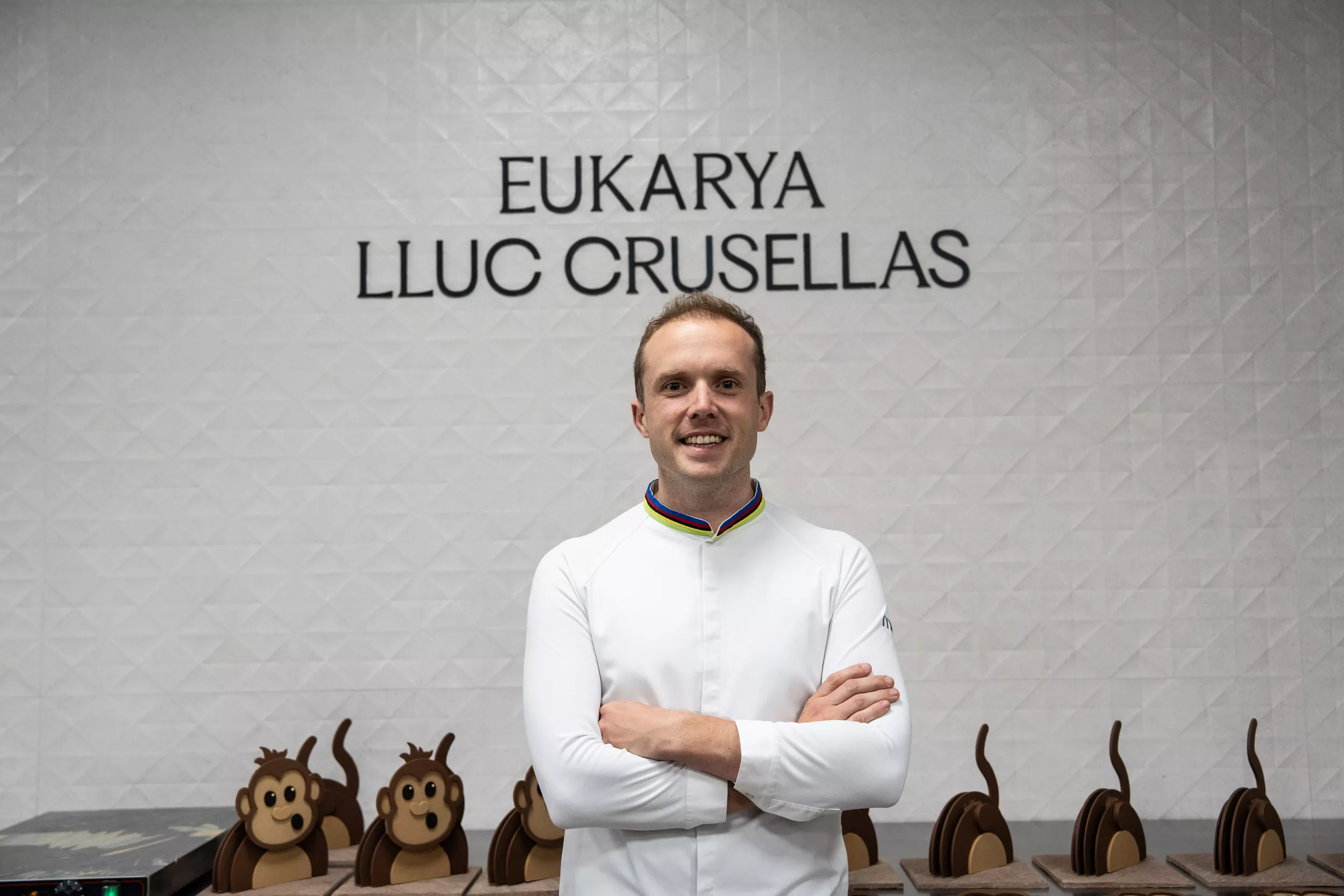 Lluc Crusellas en el obrador de Eukarya en Vic / GALA ESPÍN
