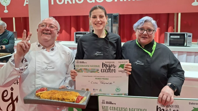 Los cocineros de Casa Repinaldo (Asturias), ganadores del mejor cachopo 2025 / Raquel Castillo Los cocineros de Casa Repinaldo (Asturias), ganadores del mejor cachopo 2025 / Raquel Castillo