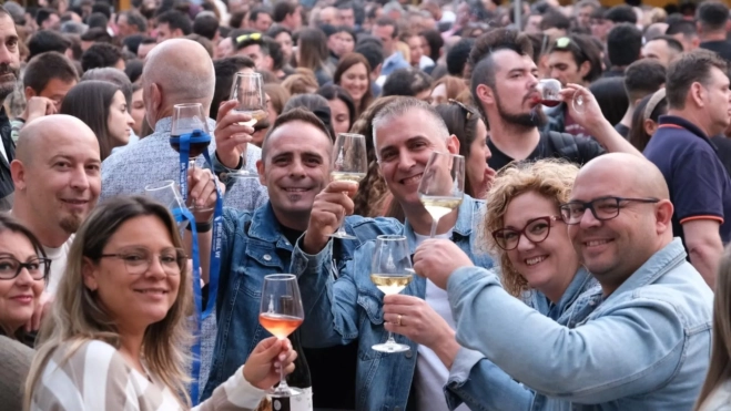 Participantes en el evento Music Valls va de Vins / Ajuntament de Valls Participantes en el evento Music Valls va de Vins / Ajuntament de Valls