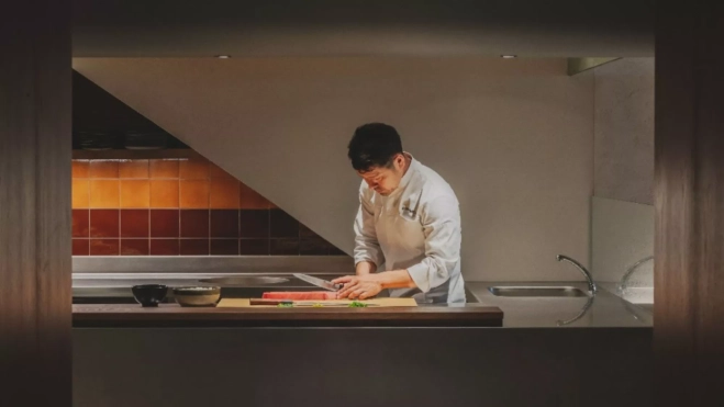 Naoyuki Haginoya cortando atún en la ocina de Nomo / Cedida