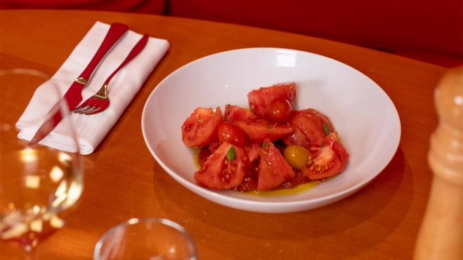 Ensalada de tomates en el Bistró Guggenheim Bilbao / Cedida Ensalada de tomates en el Bistró Guggenheim Bilbao / Cedida