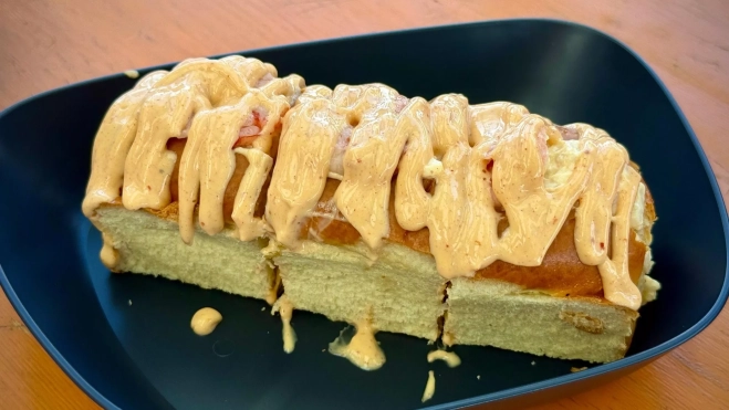 El roll de ensaladilla rusa de Antonio Arrabal en el festival Cruïlla Barcelona 2025 / Iker Morán El roll de ensaladilla rusa de Antonio Arrabal en el festival Cruïlla Barcelona 2025 / Iker Morán