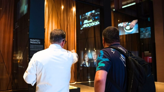 Joan Roca nos muestra el espacio expositivo de Esperit Roca abierto al público / LUIS MIGUEL AÑÓN