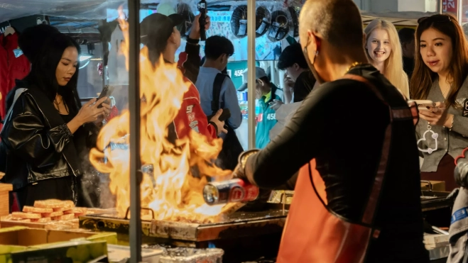 Cocina surcoreana ambulante Foto de Kyle Hinkson en Unsplash Cocina surcoreana ambulante Foto de Kyle Hinkson en Unsplash