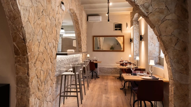 Uno de los rincones de La Cort del Mos en Palamós / Jordi Domènech Uno de los rincones de La Cort del Mos en Palamós / Jordi Domènech