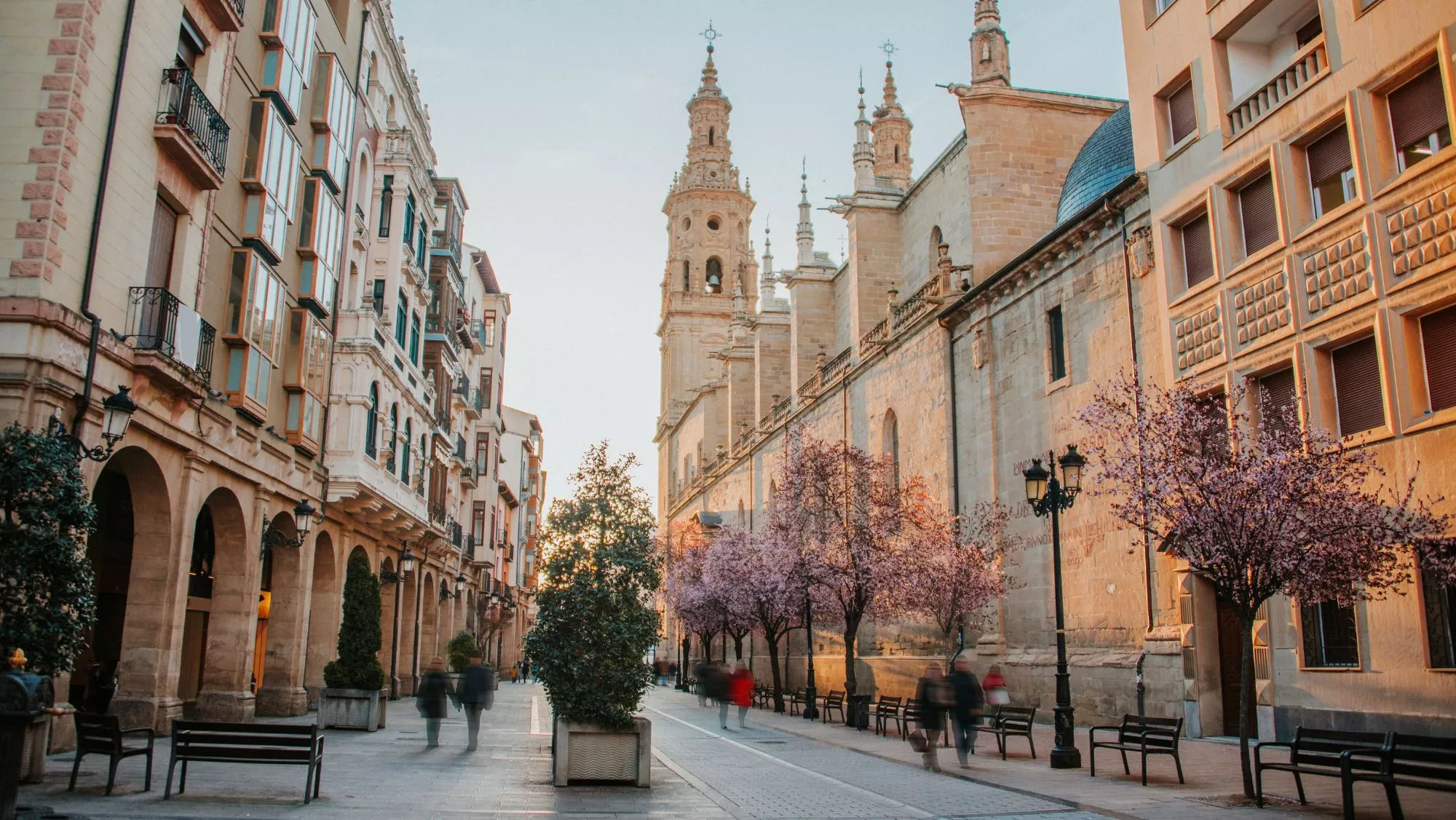 El casco histórico de Logroño (La Rioja) / Dónde comer y beber en Logroño: una ruta de vinos, tapas y buen producto para disfrutar sin prisas