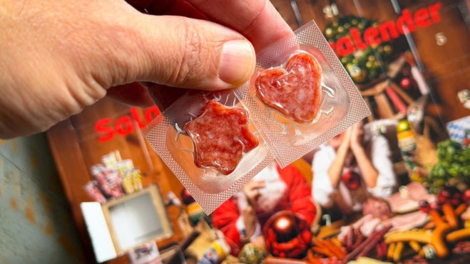 Detalle del calendario de adviento de salamis de Aldi / Iker Morán Detalle del calendario de adviento de salamis de Aldi / Iker Morán